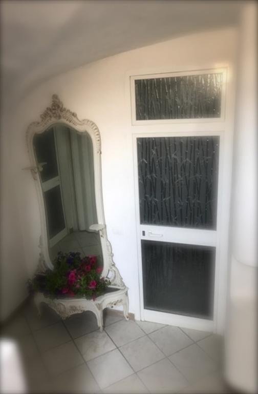 Apartment Pied A Terre Sul Porto Ischia